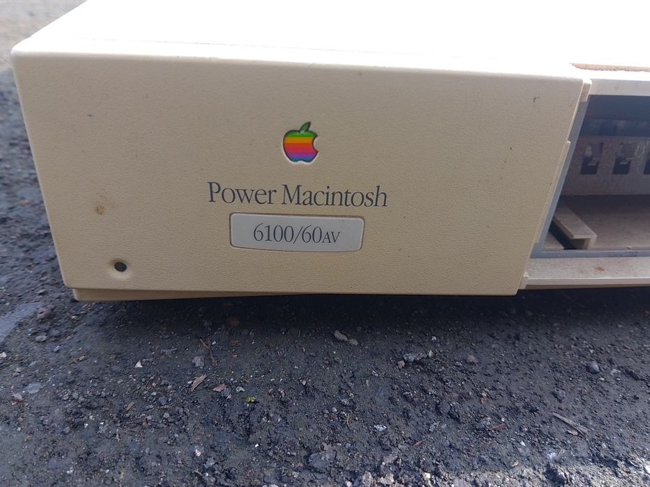 Apple 6100/60AV  Macintosh, stan techniczny nieznany