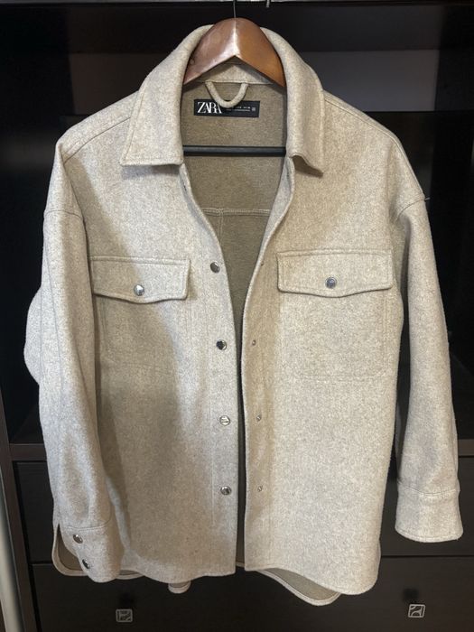 Пальто ,курточка бежева зара
