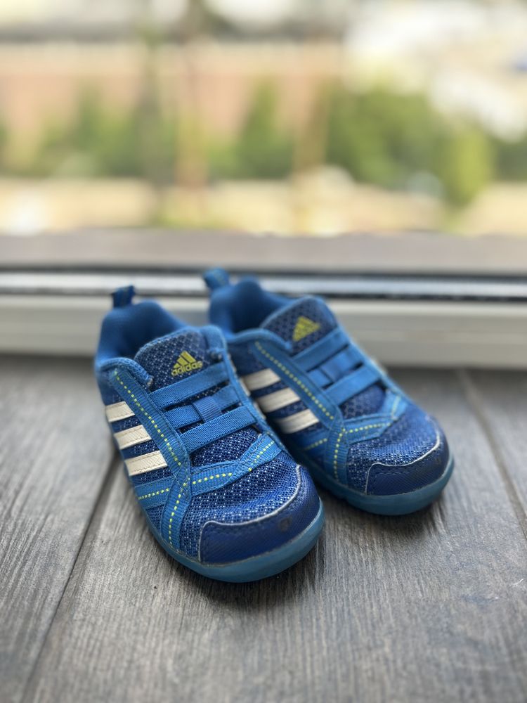 Дитячі кросівки Adidas