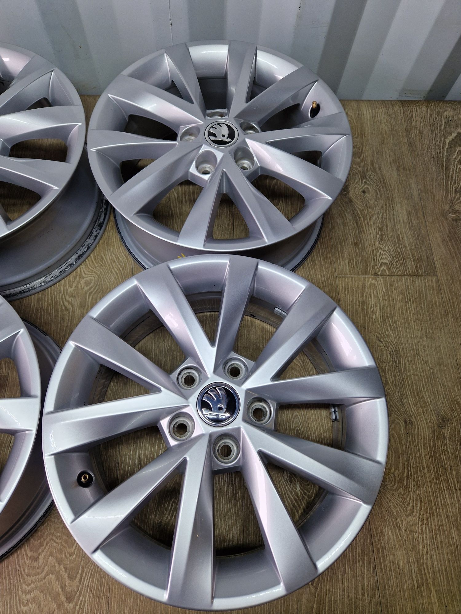 Felgi 16 skoda octavia superb Karoq 5x112 6.5j et46 os 57.1
