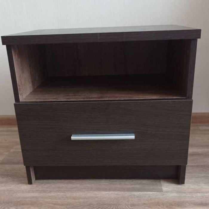 Продам прикроватную тумбу