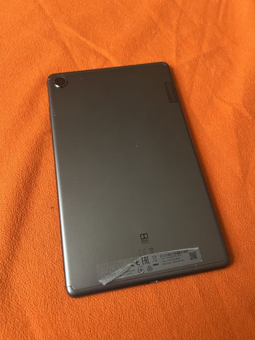 Продам пленшет Lenovo TB 850SF 2/32GB Tab M8