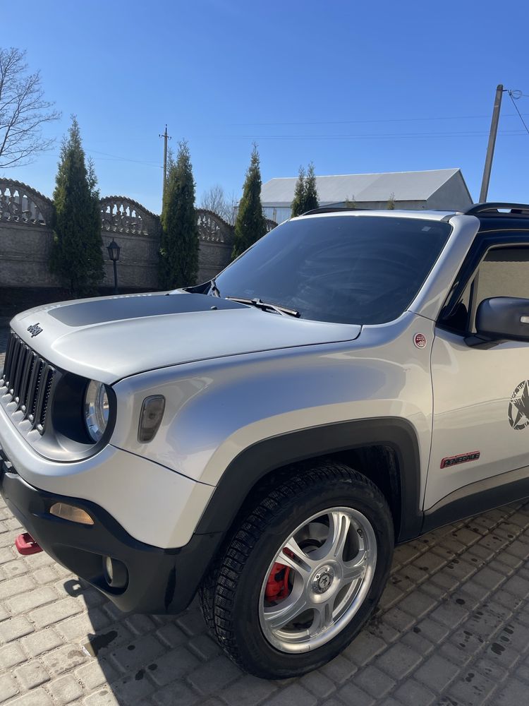 Jeep renegade 2017 року