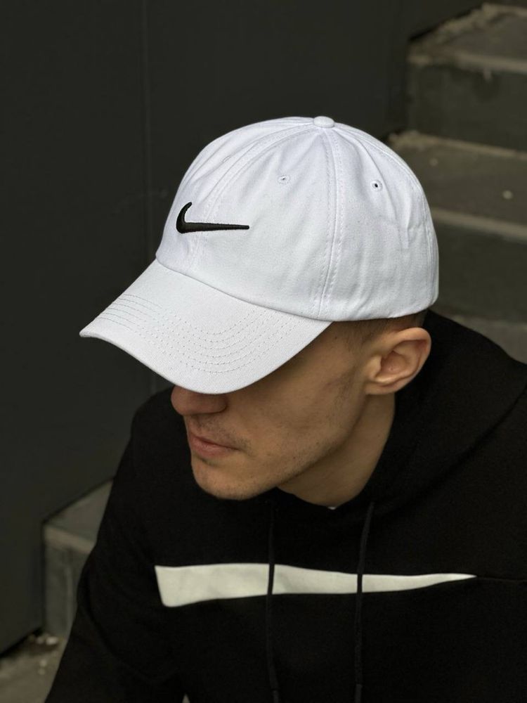 Мужская белая кепка Nike