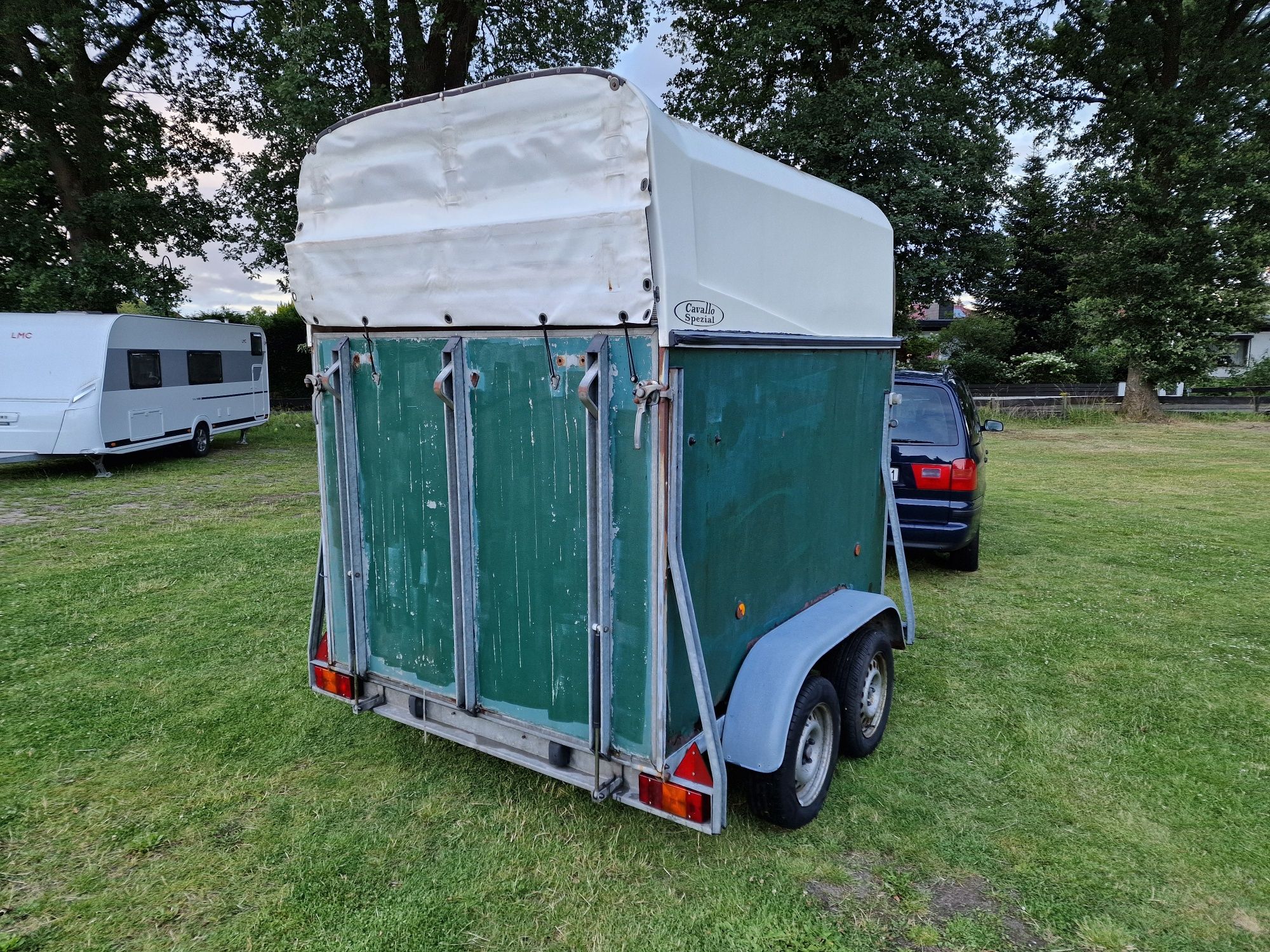 Przyczepa do koni Böckmann Duo na dwa konie DMC 2000KG