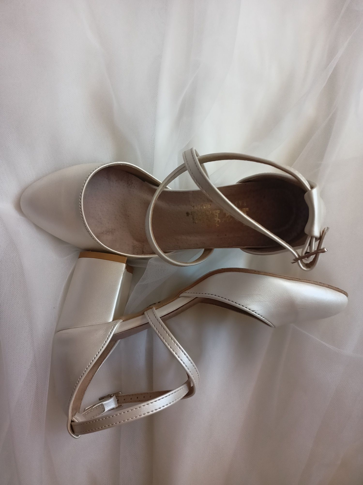 Buty ślubne brilu rozmiar 36 perłowe
