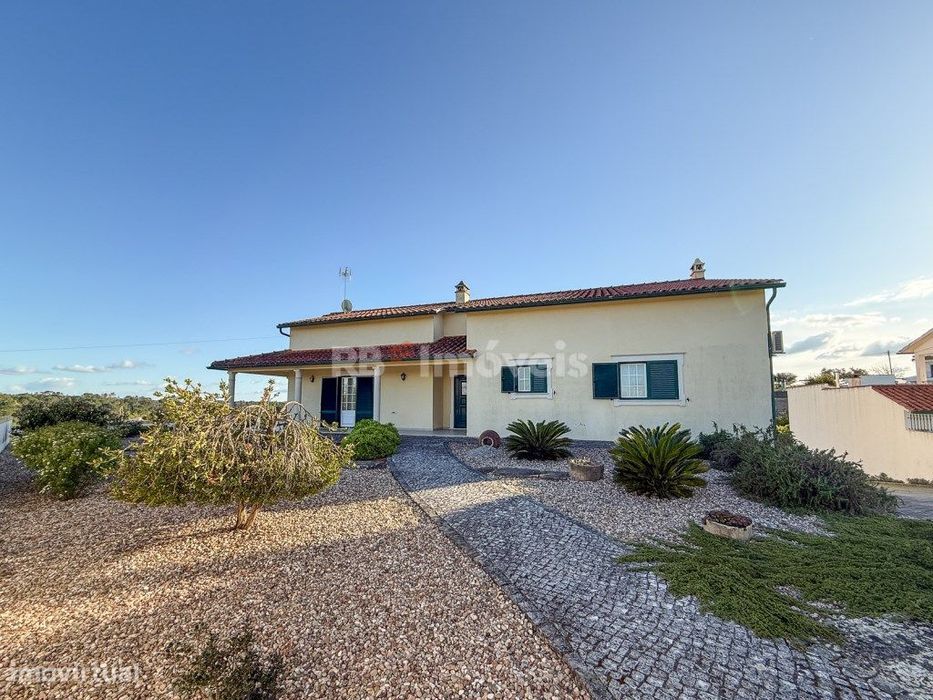 Moradia T4+1 c/ terreno - Cem Soldos, Tomar