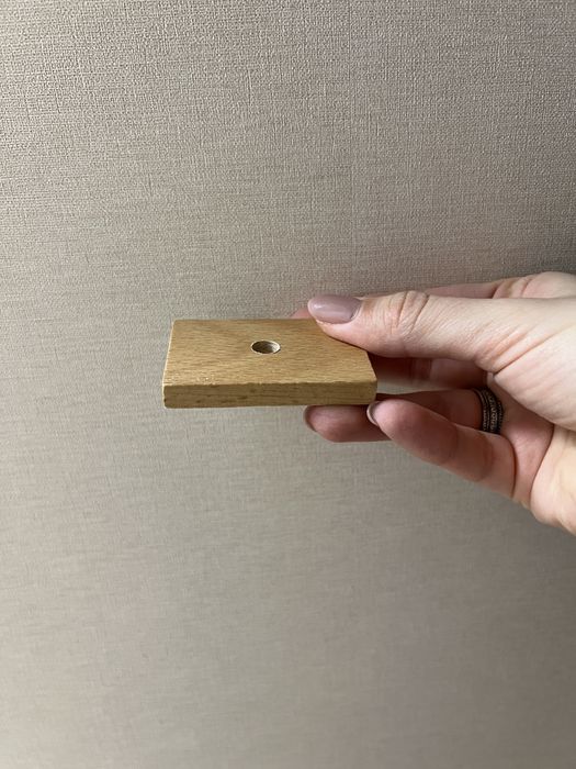 Тримач для мобіля деревʼянний