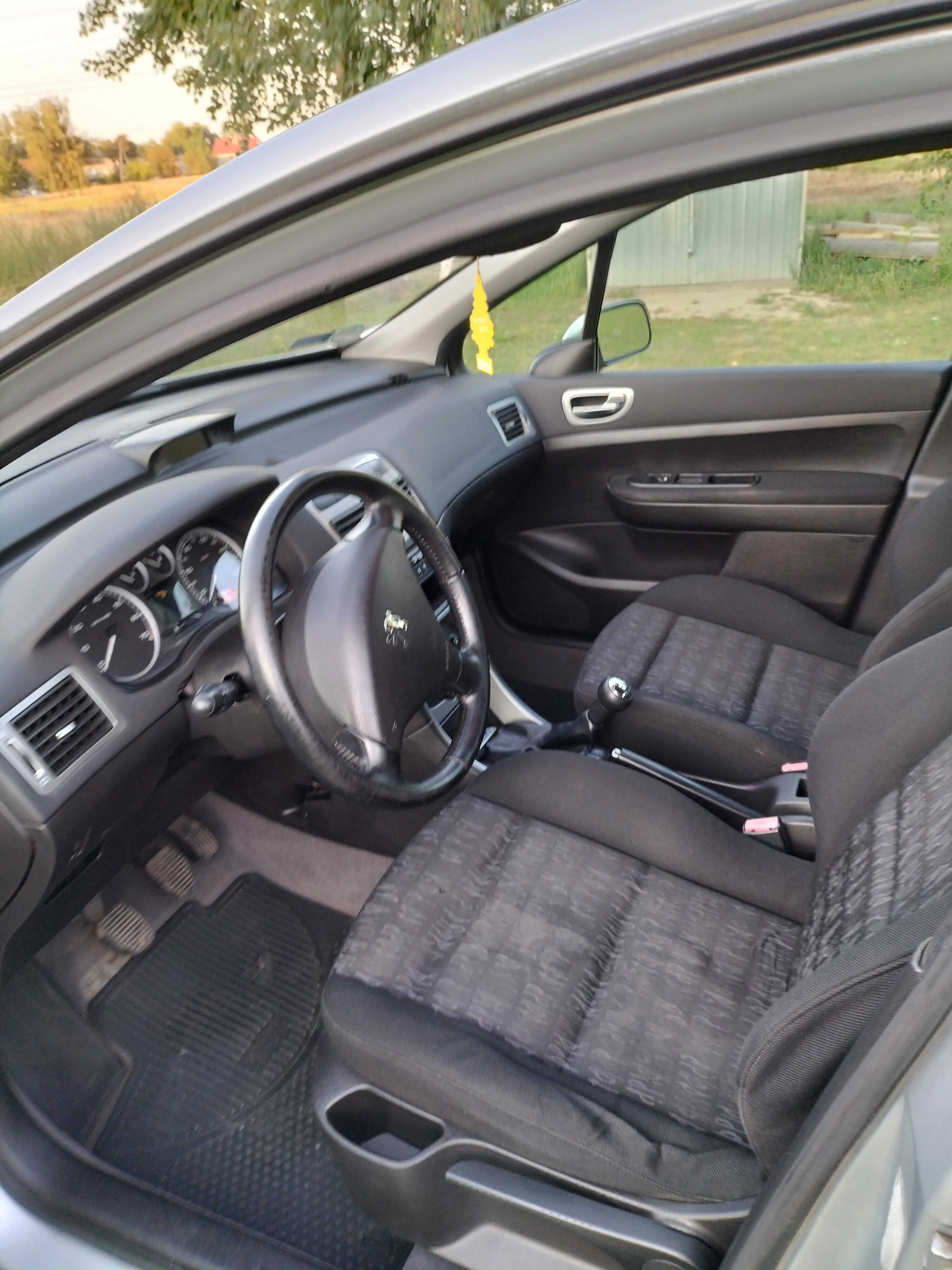 Peugeot 307 1.6 gaz 2003r przebieg 163472