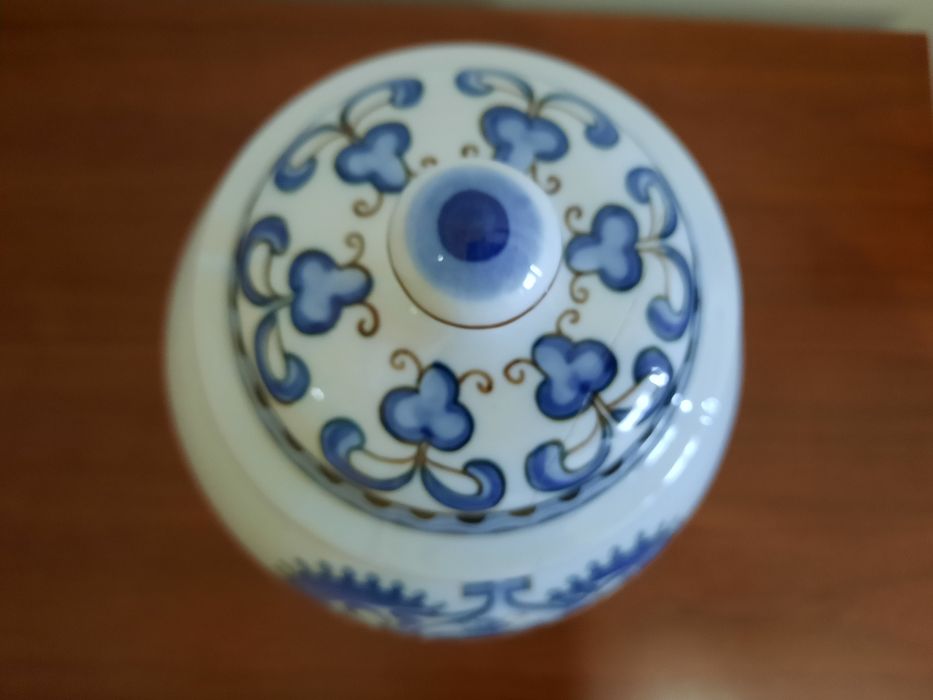 Jarra em procelana de Viana do Castelo