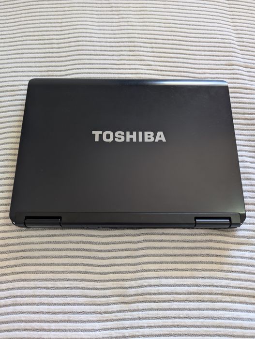 Toshiba Satellite L40-18L ( Portátil ) *