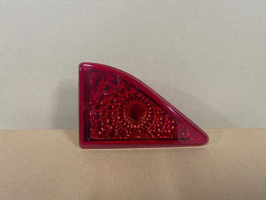 Дополнительный стоп фонарь (правой двери) на Рено Мастер III  c 2010