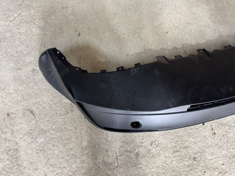 Спойлер заднього бампера до tesla model y