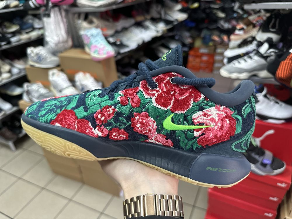 Баскетбольні кросівки Nike LeBron XXI