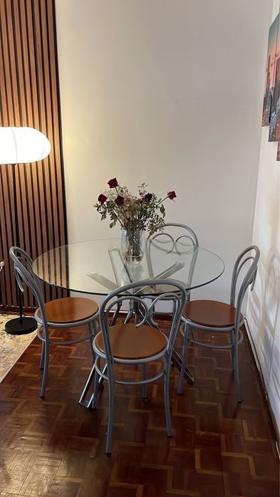 Mesa redonda de vidro