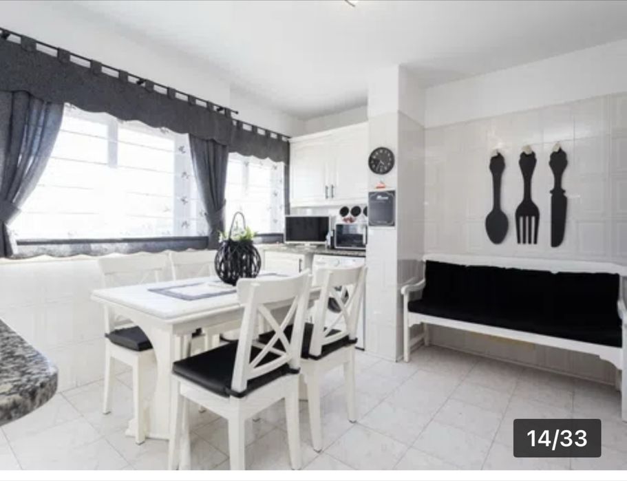 Venda duplex t4 . 178m2. 3 suites. Terraço c/ vista para Sintra e mar.