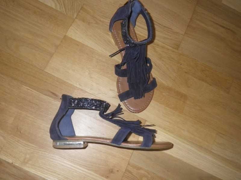 Granatowe zamszowe sandałki z zamkiem r 38