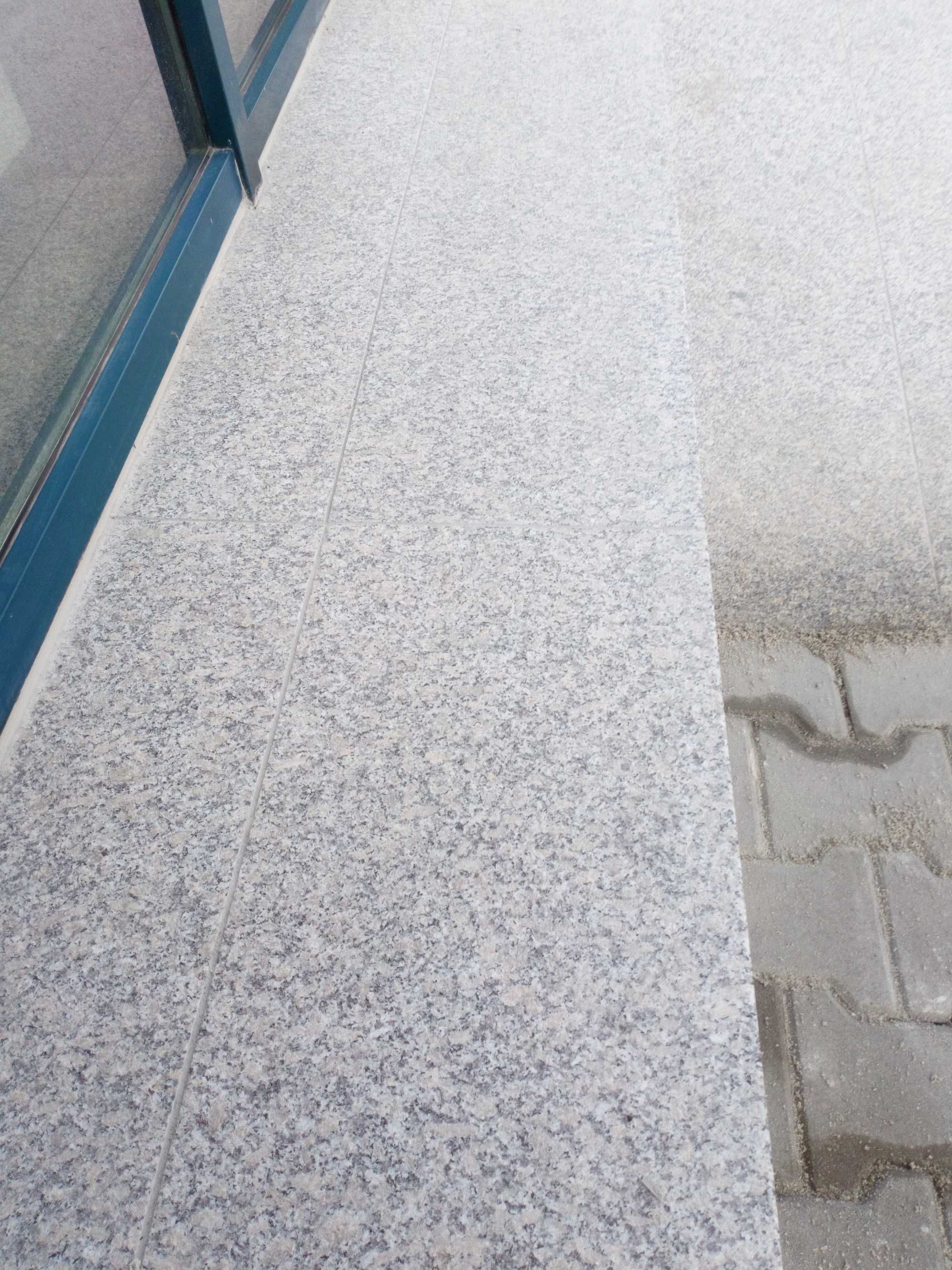 Kamień Naturalny - Granit G602 Bianco Sardo -  Gotowe Stopnie 150x33