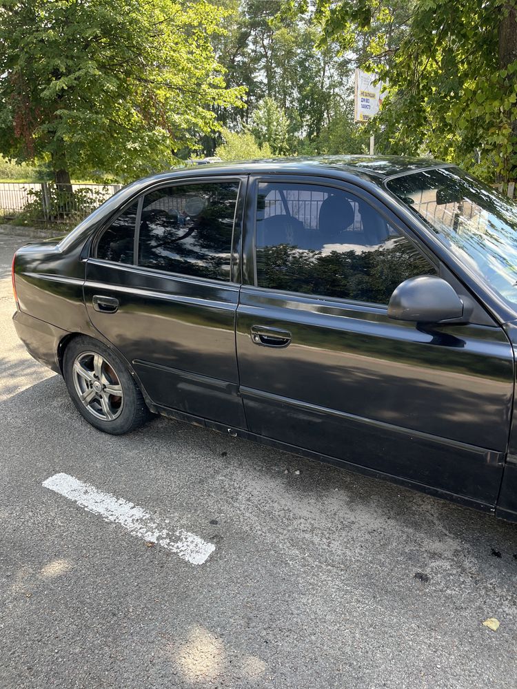 Hyundai accent 2005