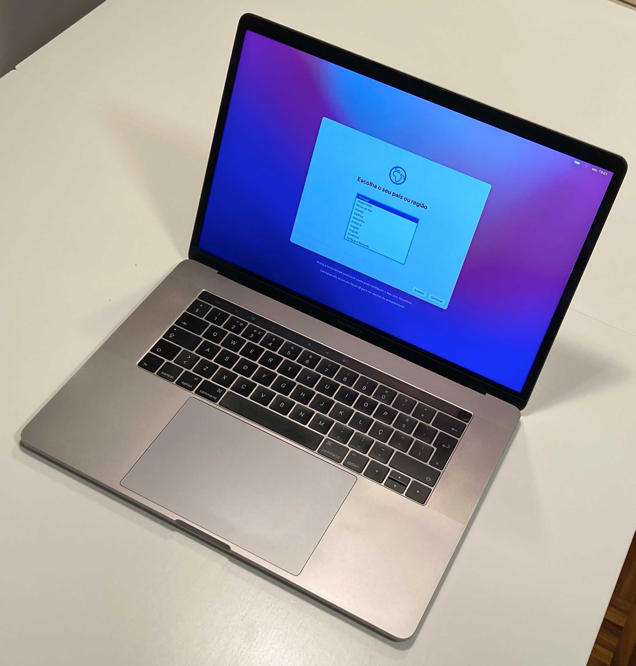 MacBook Pro 15,4" Retina com Touch Bar
