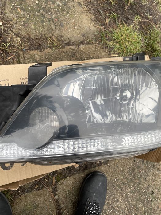 mitsubishi outlander lampa lewa przód