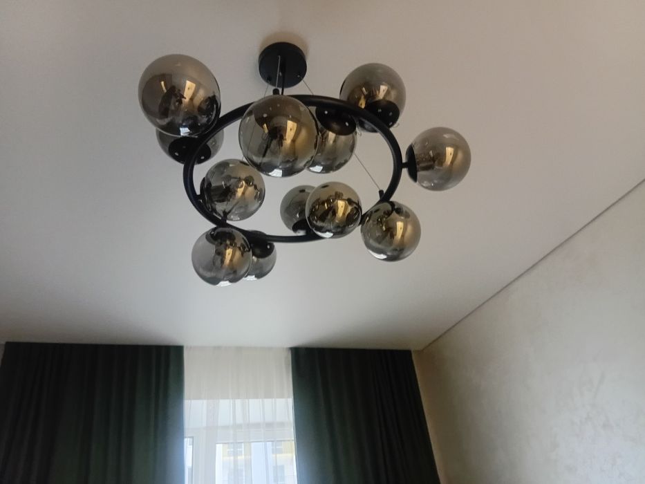 Люстра у вітальню,кухню,спальню