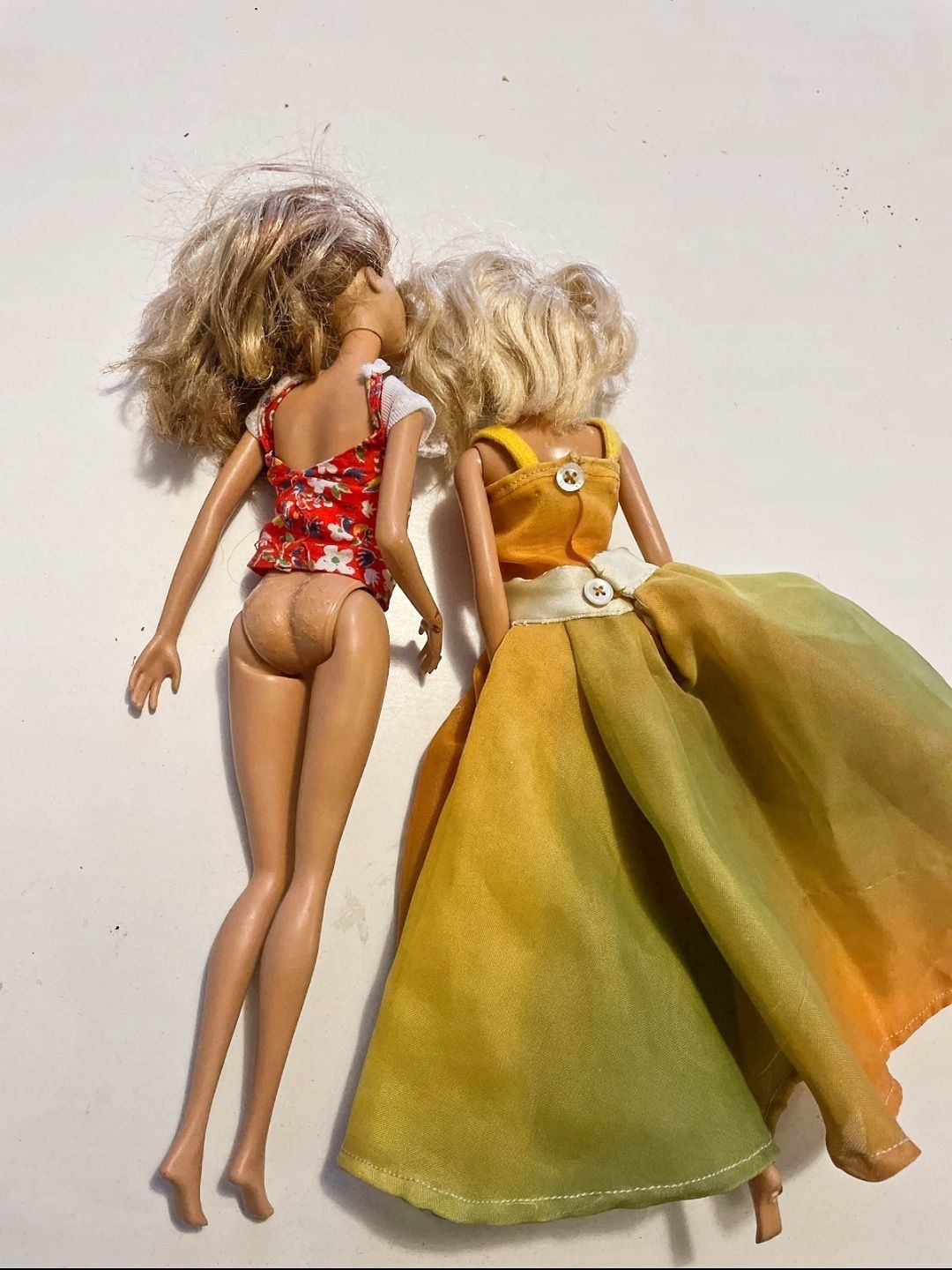 2 Barbies Mattel 2009 e 2013