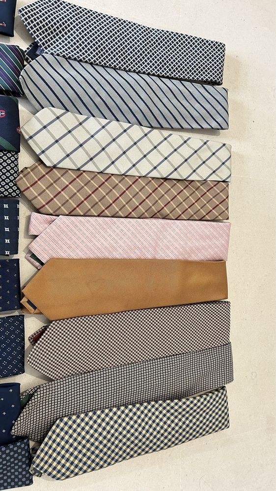 18 gravatas usadas