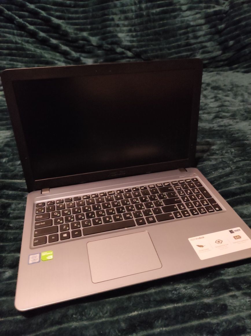 Ноутбук Asus Vivobook F540 для роботи та навчання +подарунок