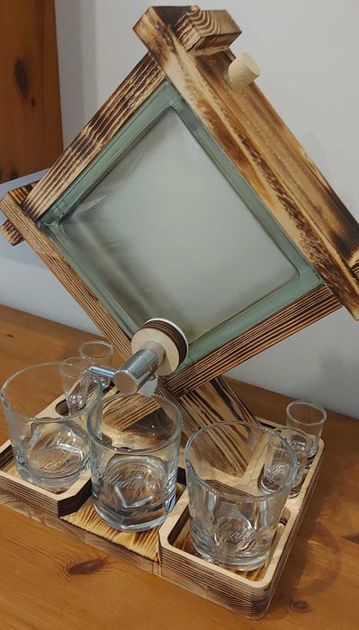 Karafka z drewna i szkła (luxfer) 1,5 l z kranikiem