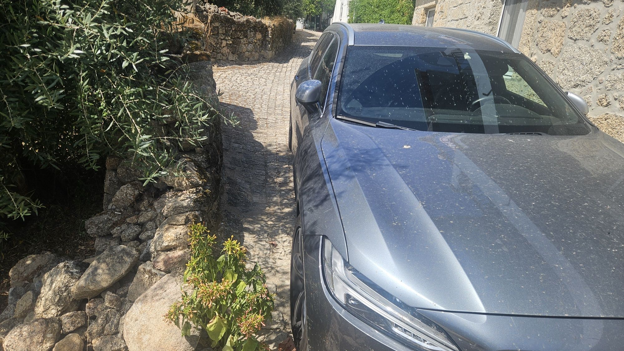 Volvo v90 r design