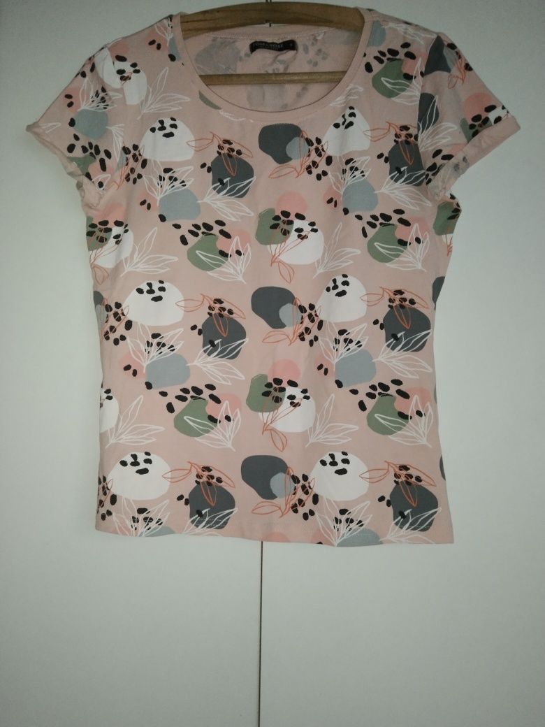 Sprzedam T-Shirt Damski z Nadrukiem, rozmiar M, marki Pull & Bear