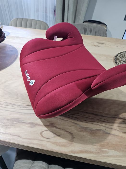 Banco de carro para crianças,  capa lavável,  bom estado.