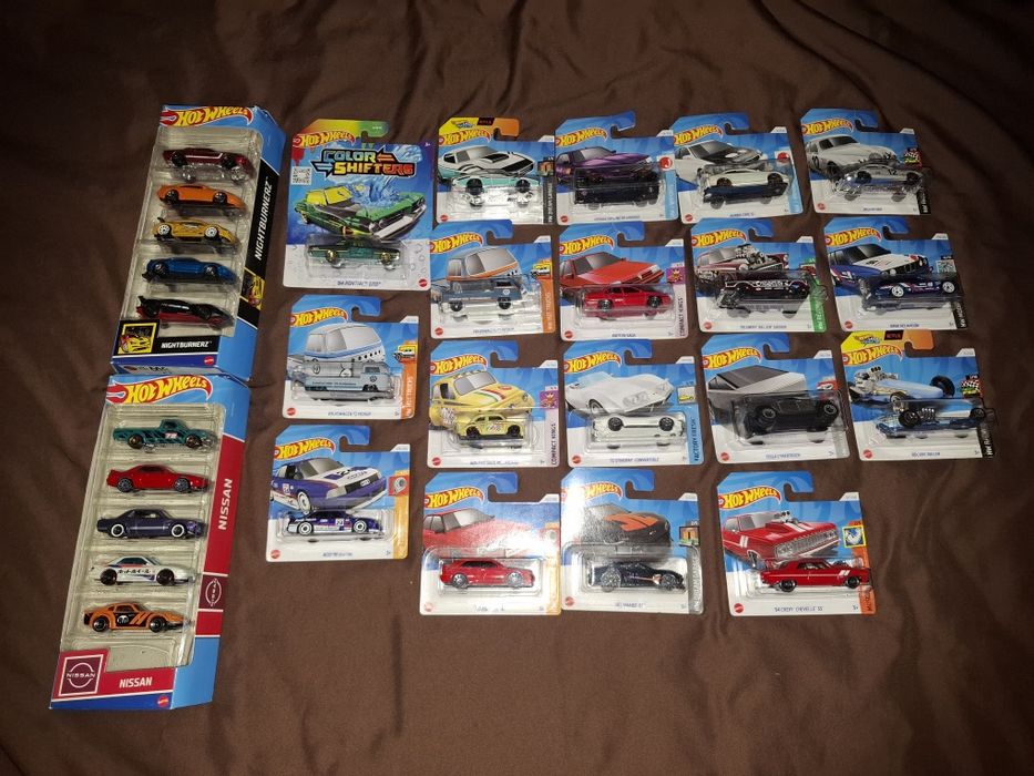 Колекція Hot Wheels 28 моделей нові