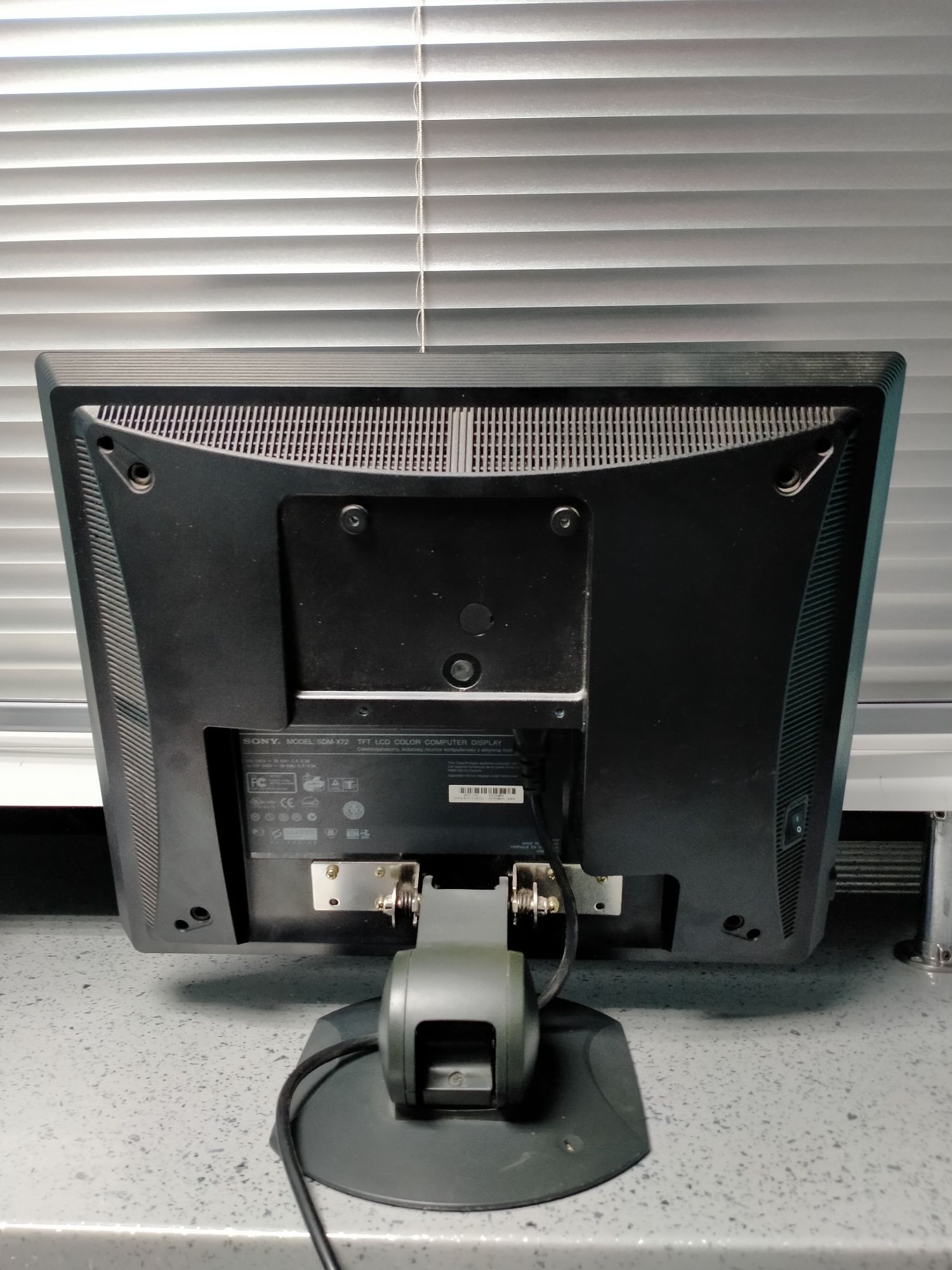 Монитор Sony sdm-x72