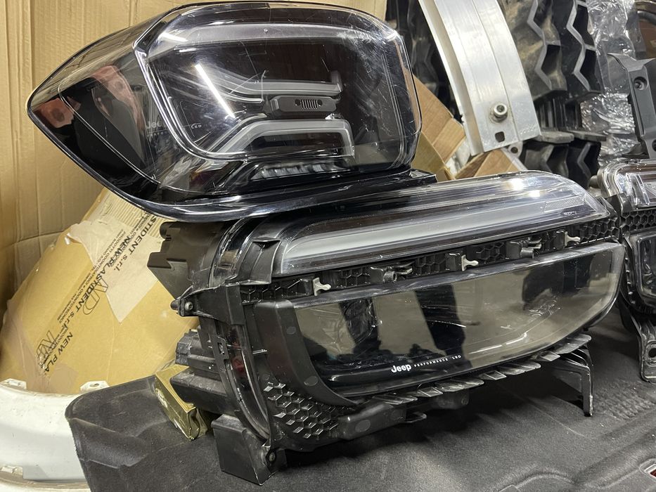 jeep avenger оригінал фари