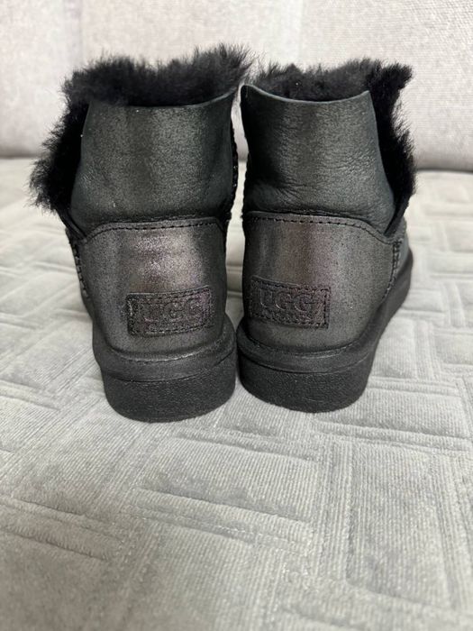 Шкіряні зимові черевики UGG