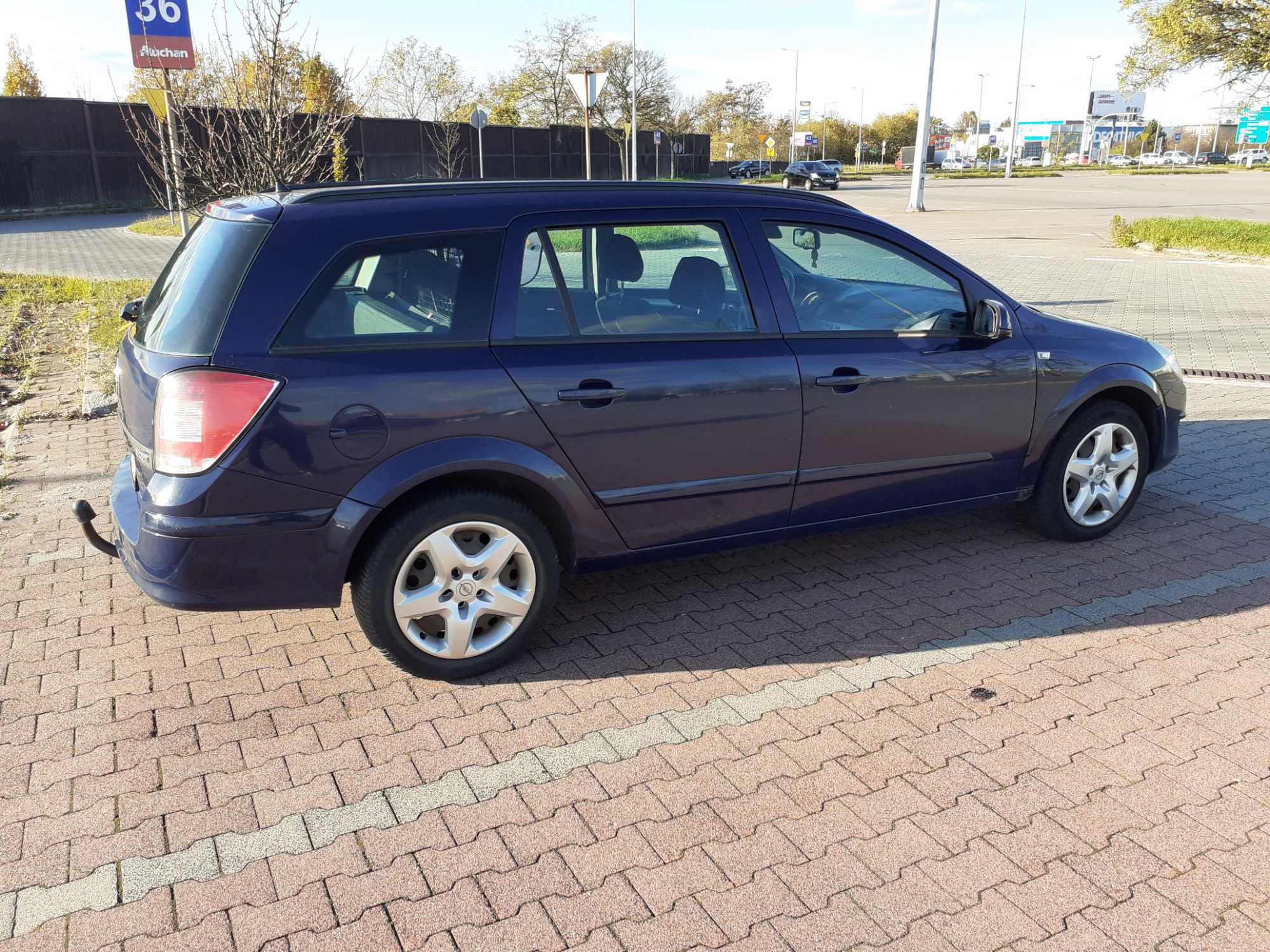 Opel Astra H Kombi 2007, 1.9 Diesel, przebieg 230 tyś USZKODZONY