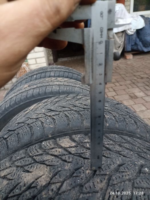 Продам комплект зимової гуми.