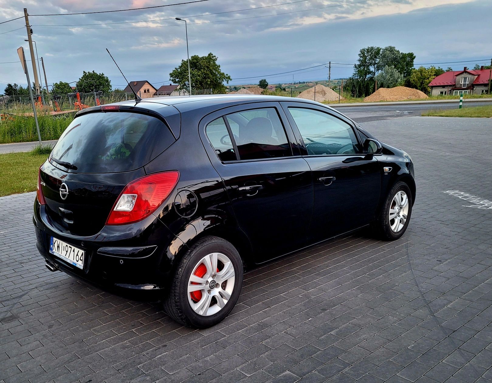 Opel Corsa D 1.4 2011r Satellite Lift