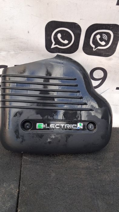 Декоративна накладка на мотор захист двигуна Ford Focus mk3 Electric