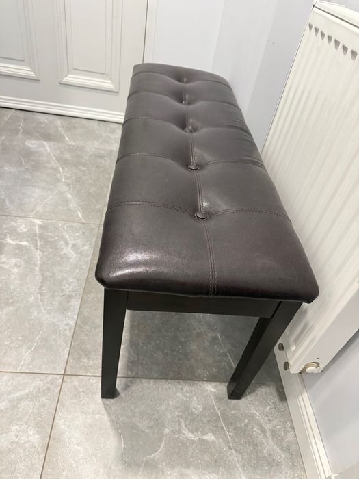 Ławka skórzana na nóżkach odbiór osobisty