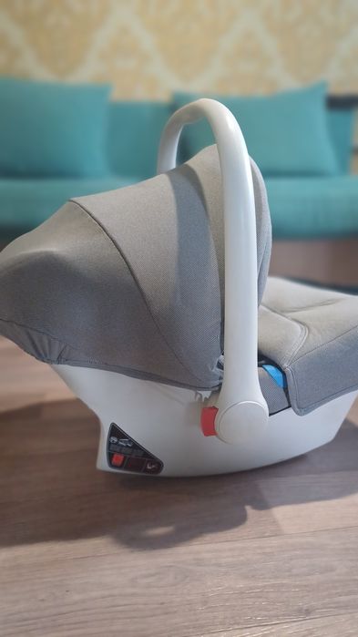 Автолюлька 0+, автокрісло переносне. В ідеальному стані