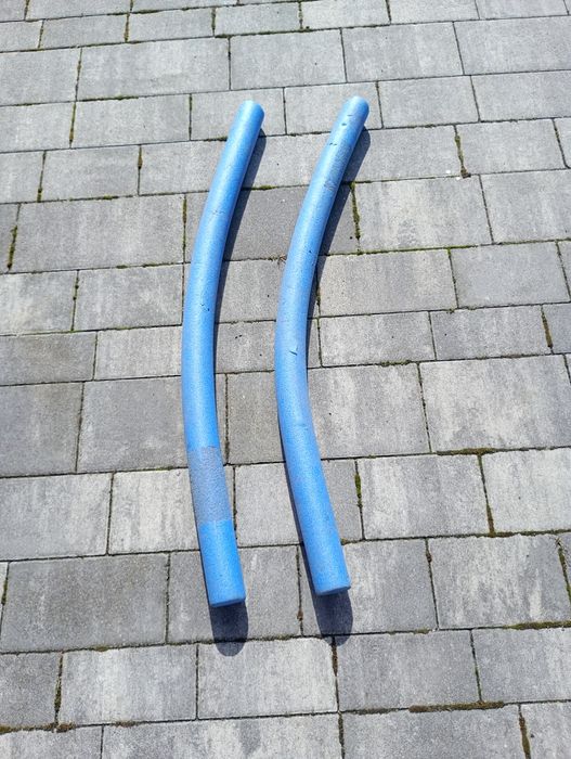 Makarony do pływania.