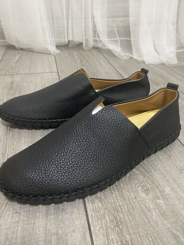 легкі чоловічі макасини