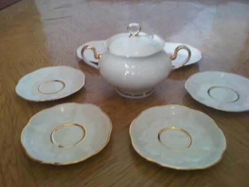 Набор кофейный с тарелками - продам