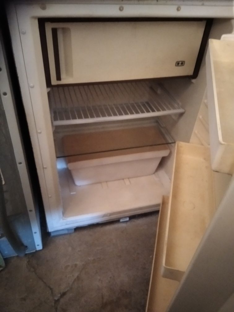 Продам холодильник Снайге