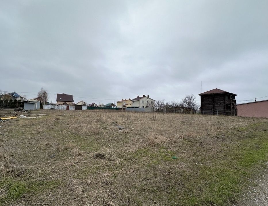 Участок с коммуникациями по фасаду рядом с Фонтанкой