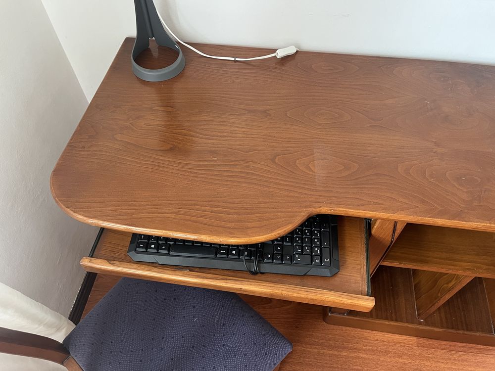 Secretaria + cadeira