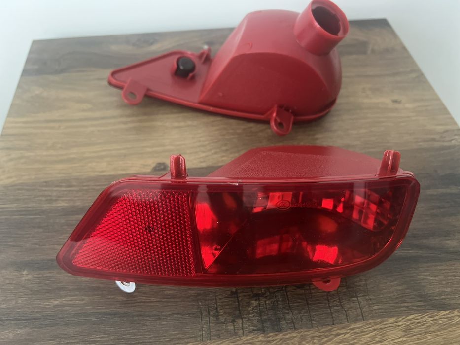 Туманка отражатель Пежо 3008 (задній бампер)